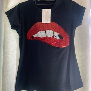 Black t shirt with sequin design